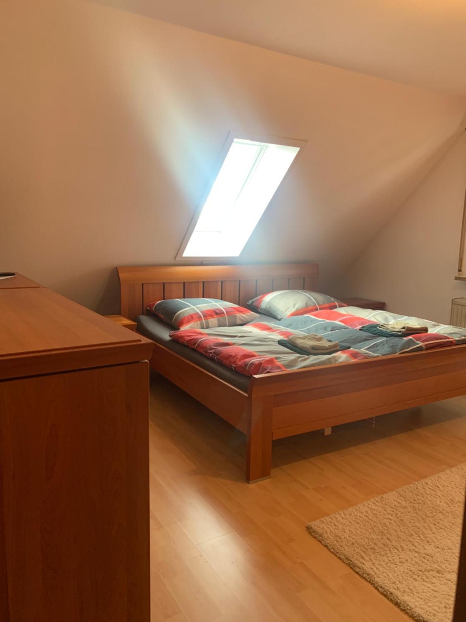 Sonniges Dachzimmer Apartment Feucht Luaran gambar